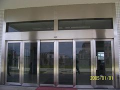 西藏自動感應門_實惠的自動感應門推薦(自動感應門,福州)--福州萬家紅門業(yè)